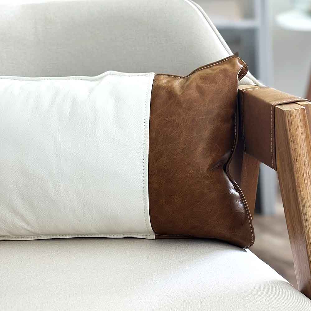 Conjunto com 02 Almofadas DUE em Couro Legítimo Caramelo e Branco