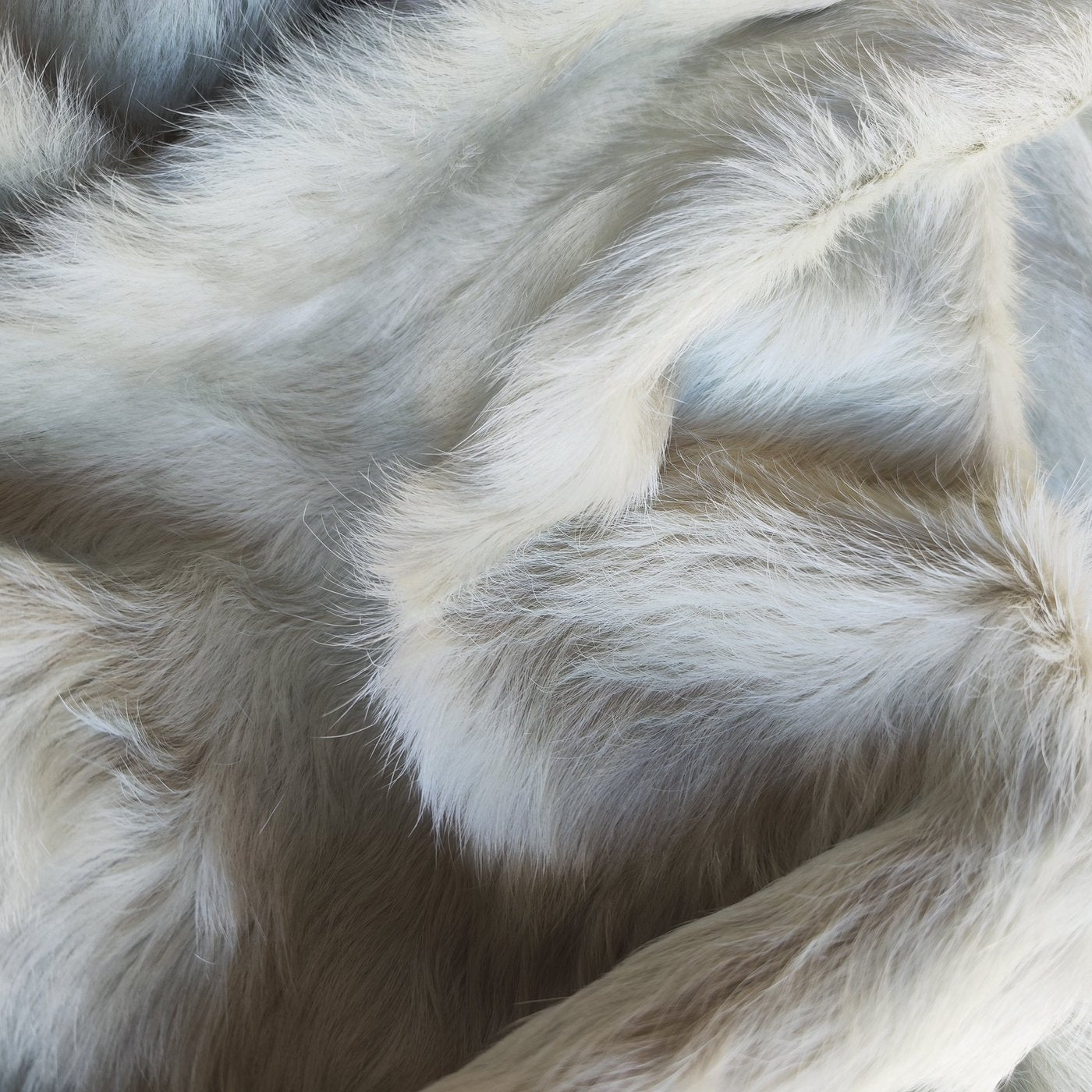 Tapete de pele de boi Branco Peludo BRA851 — close no padrão do couro