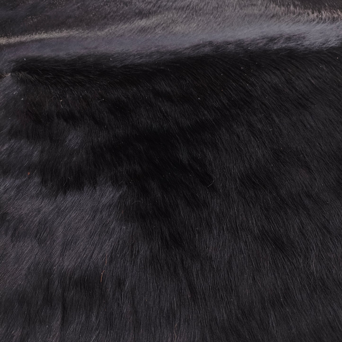 Tapete Formato de Couro Bovino Natural Preto I PR721 1,98x1,64m