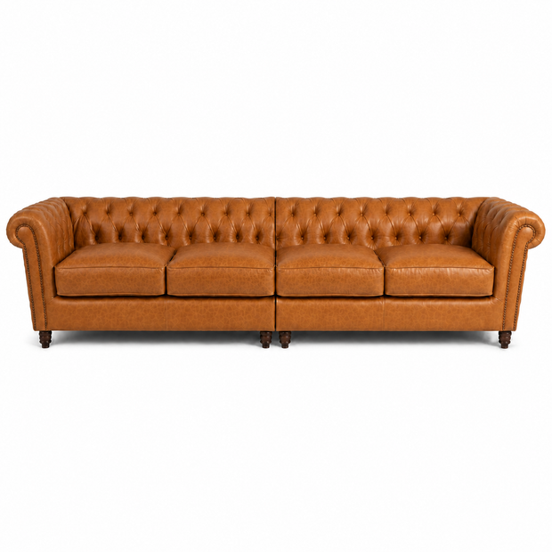 Sofá Inglês Chesterfield Caramelo em Couro Premium (Texturizado) 2, 3 ou 4 Lugares — versão 4 Lugares (Sofá Bipartido)