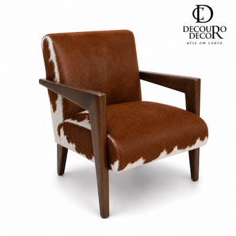 Poltrona Alice em Pelo Bovino Natural Hereford | DECOURO