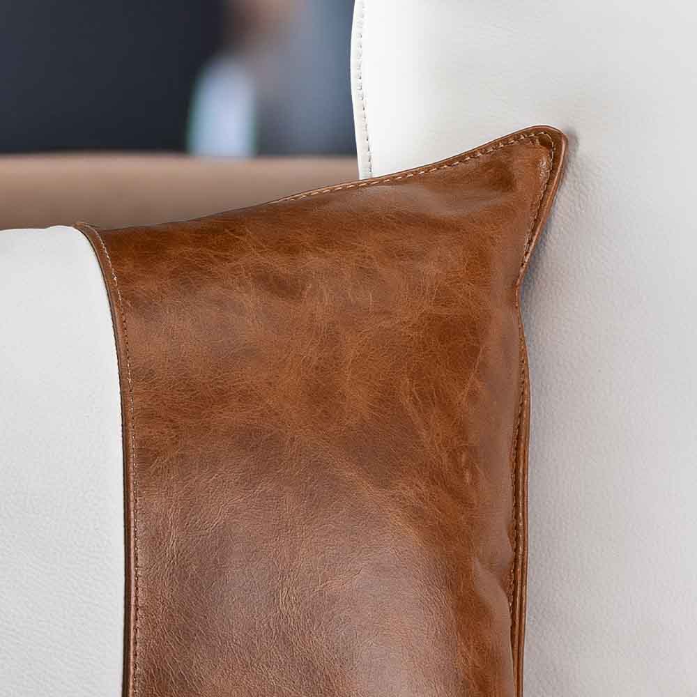 Conjunto com 02 Almofadas DUE em Couro Legítimo Caramelo e Branco