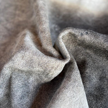 Tapete Bovino Natural Gris I GR679 I 2,01x2,00m