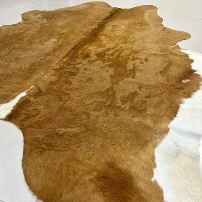 Tapete Bovino Natural Vermelho e Branco I VB348 I  2,08 x 2,08 m