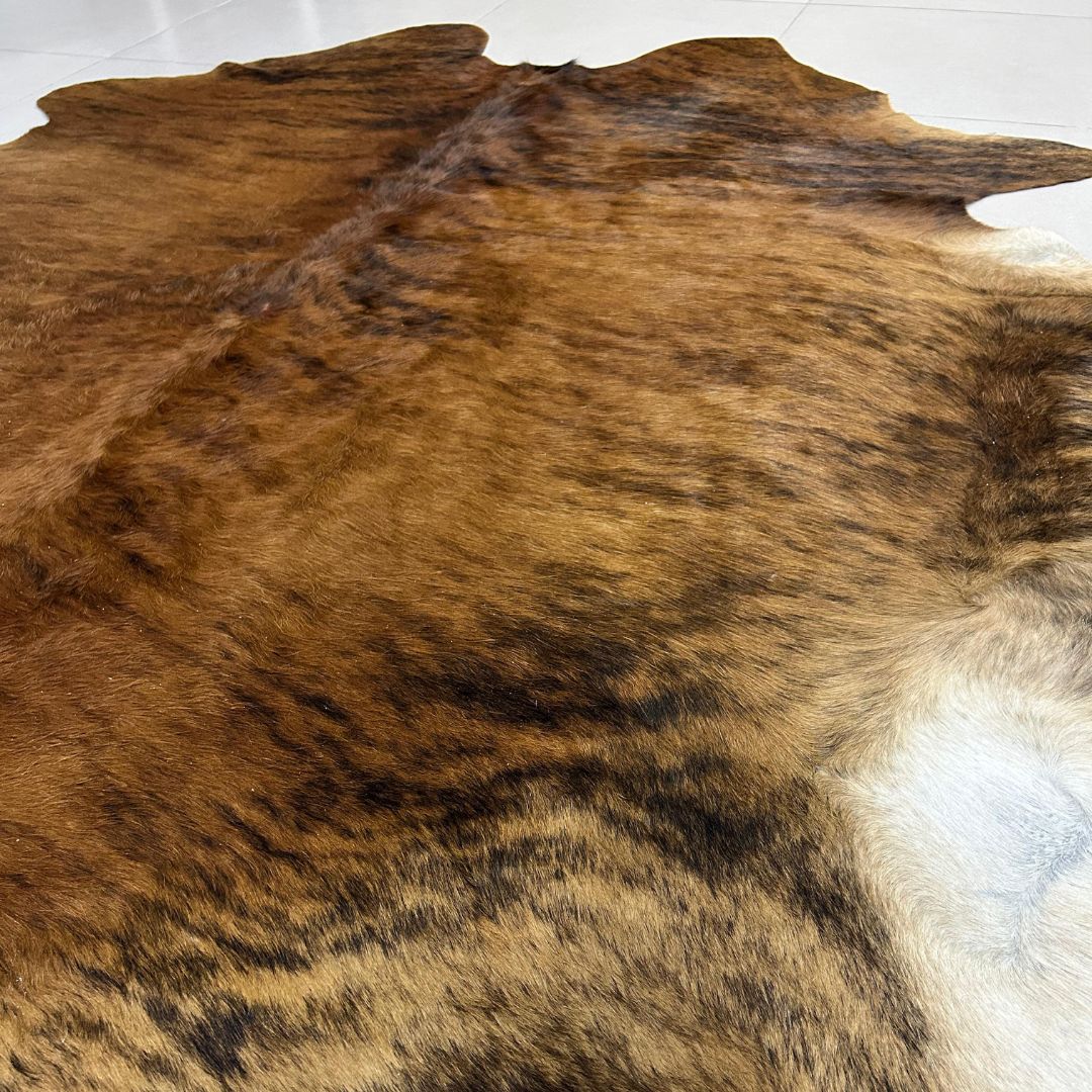 Tapete Bovino Natural Brazino Escuro I BZE347 I 2,01 x 2,18 m