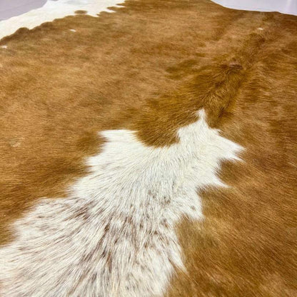 Tapete Bovino Natural Vermelho e Branco I VB375 I 2,11 x 2,08m