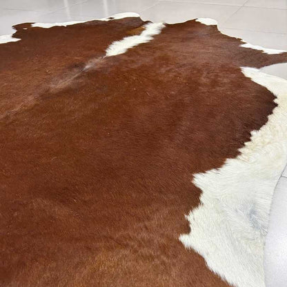 Tapete Bovino Natural Vermelho e Branco I VB341 I 1,99 x 1,91 m