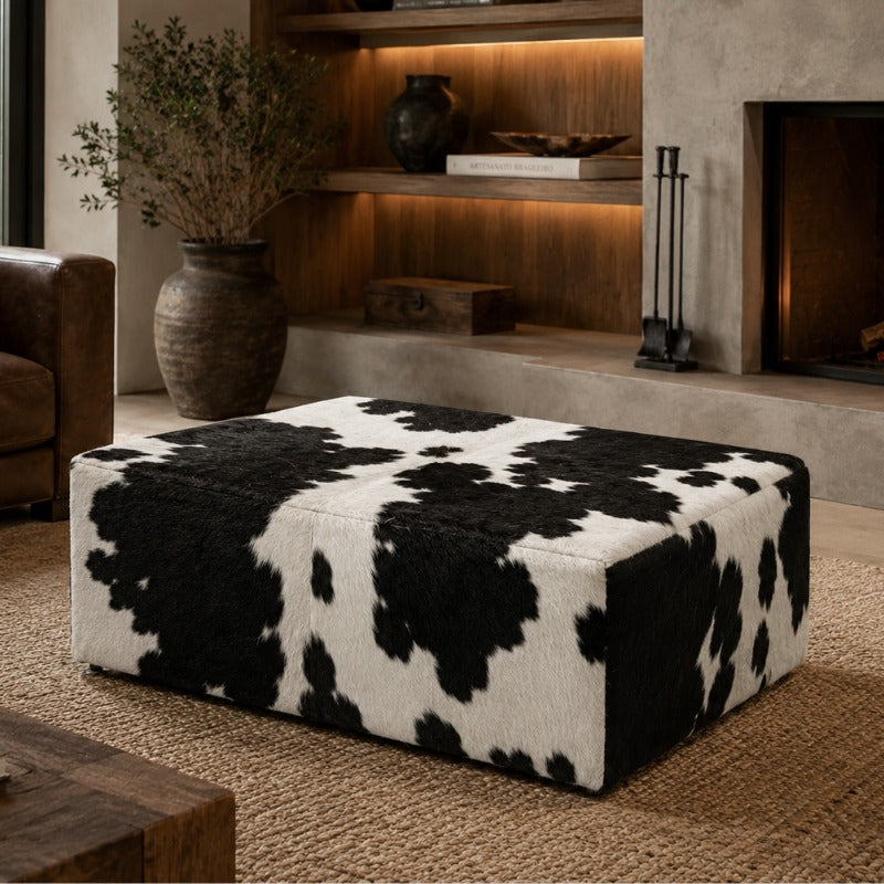 Puff Premium retangular preto e branco malhado em ambiente de sala - DECOURO