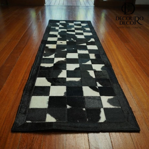 Passadeira de Couro de Boi Preto e Branco – P017