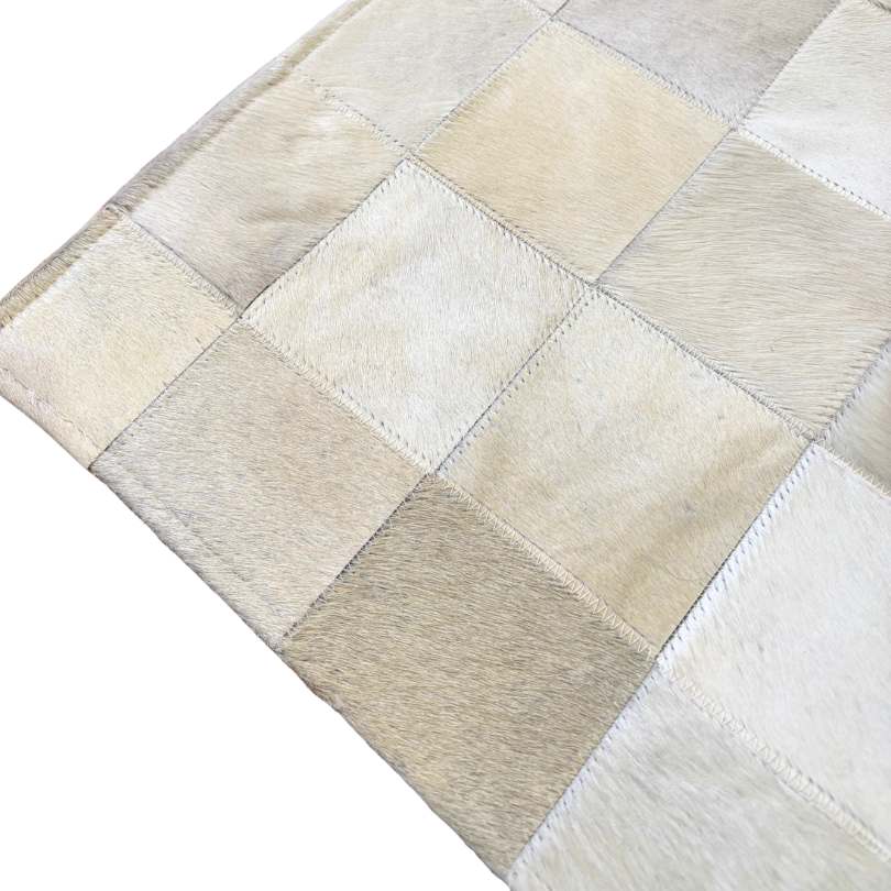 Passadeira de Couro Natural Quadriculada Bege Claro  1,25m x 0,56m - P006