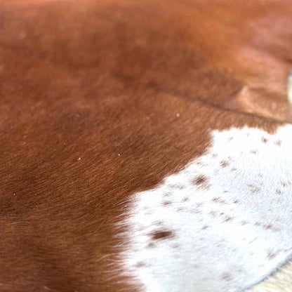 Tapete Bovino Natural Vermelho e Branco I VB067 I  2,28 x 1,87m