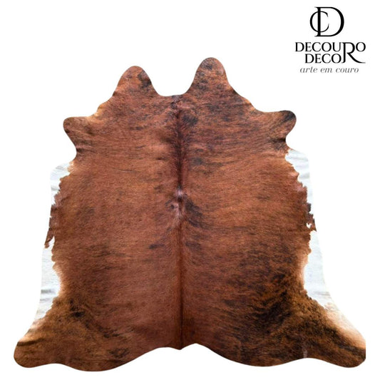 Tapete Bovino Natural Brazino Escuro I BZE652 I 1,91x1, — vista frontal em couro de boi legítimo