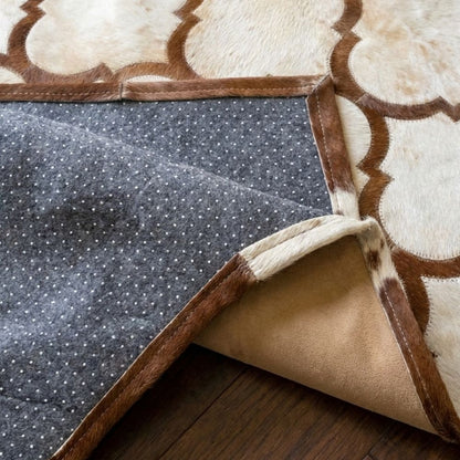 Tapete de Couro Mosaico Córdoba - Off White, Bege Claro — couro de boi natural cor preto e branco