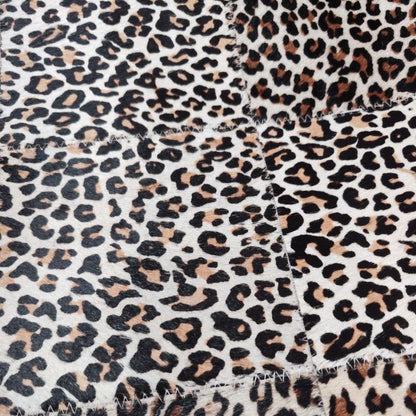 Almofada de Couro Legítimo Animal Print Onça Fundo Branco - Quadriculada