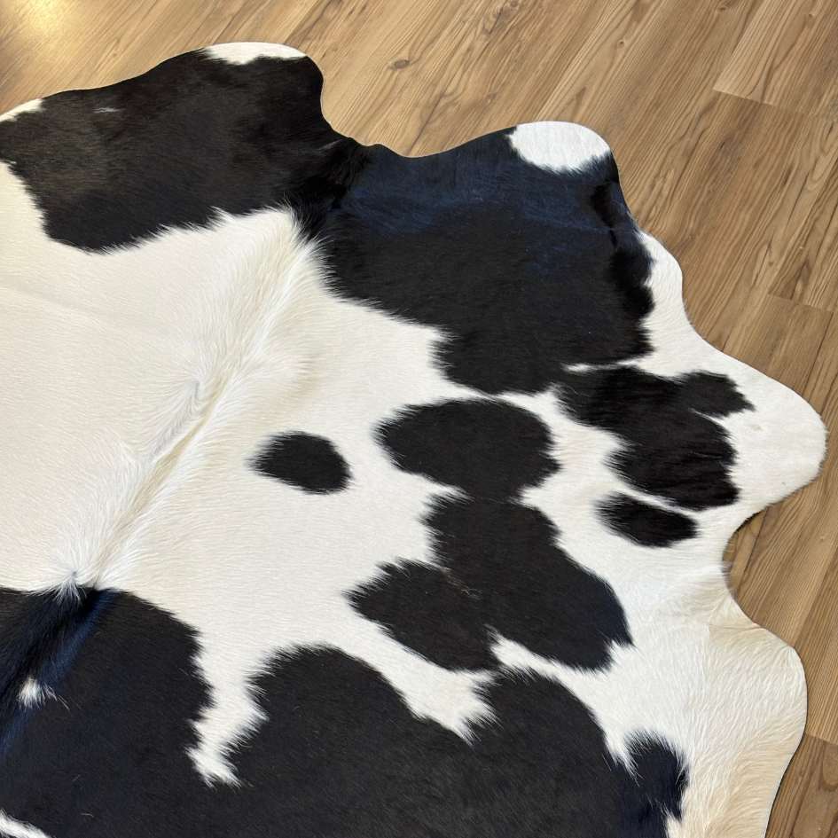 Tapete Bovino Natural Preto e Branco I PB040 I 1,89 x 1,72m