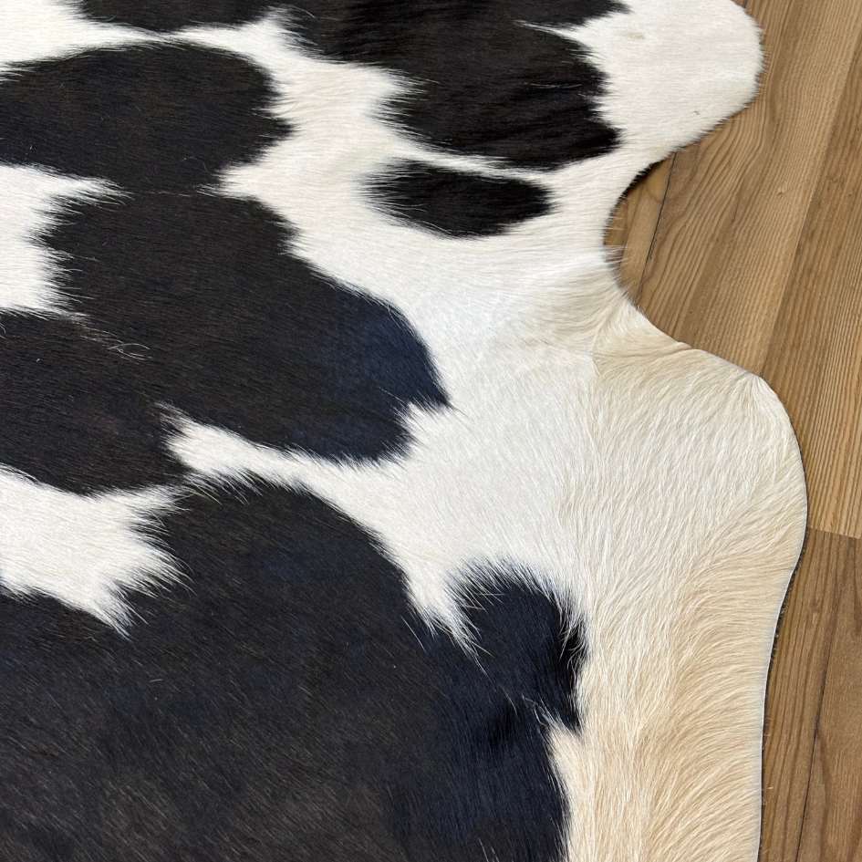 Tapete Bovino Natural Preto e Branco I PB040 I 1,89 x 1,72m