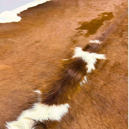 Tapete Bovino Natural Vermelho e Branco I VB371 I   2,14 x 2,19 m