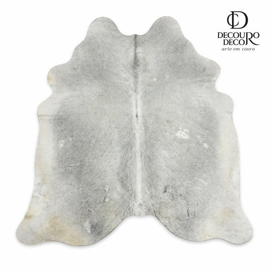 Tapete de pele de boi GR1186 — fundo branco com logo DECOURO