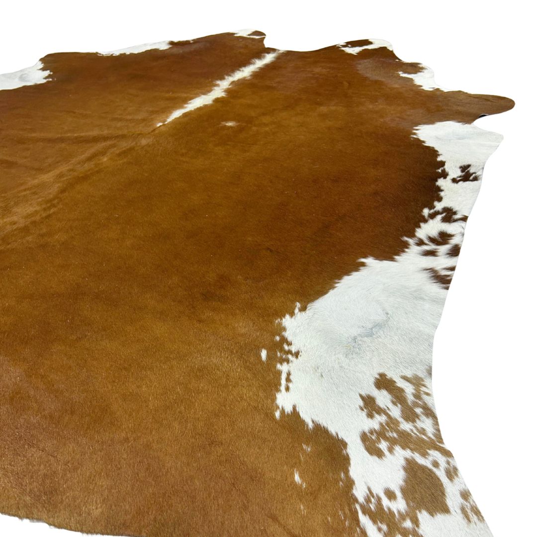 Tapete Bovino Natural Vermelho e Branco I VB370 I  2,06 x 2,06 m