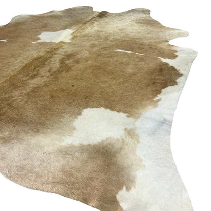 Tapete Bovino Natural Bege e Branco I BB398  I  2,02  x 1,96m