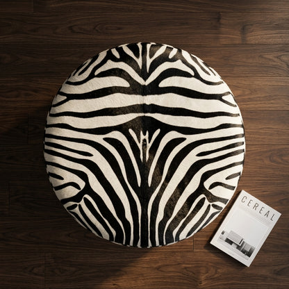 Puff Redondo Savana Zebra 60x40cm em Couro Legítimo com Serigrafia Animal Print