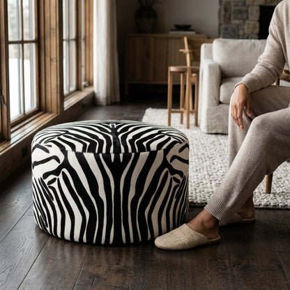 Puff Redondo Savana Zebra 60x40cm em Couro Legítimo com Serigrafia Animal Print