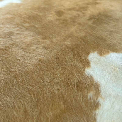 Tapete Bovino Natural Bege e Branco I BB166 I 2,07 x 1,65m