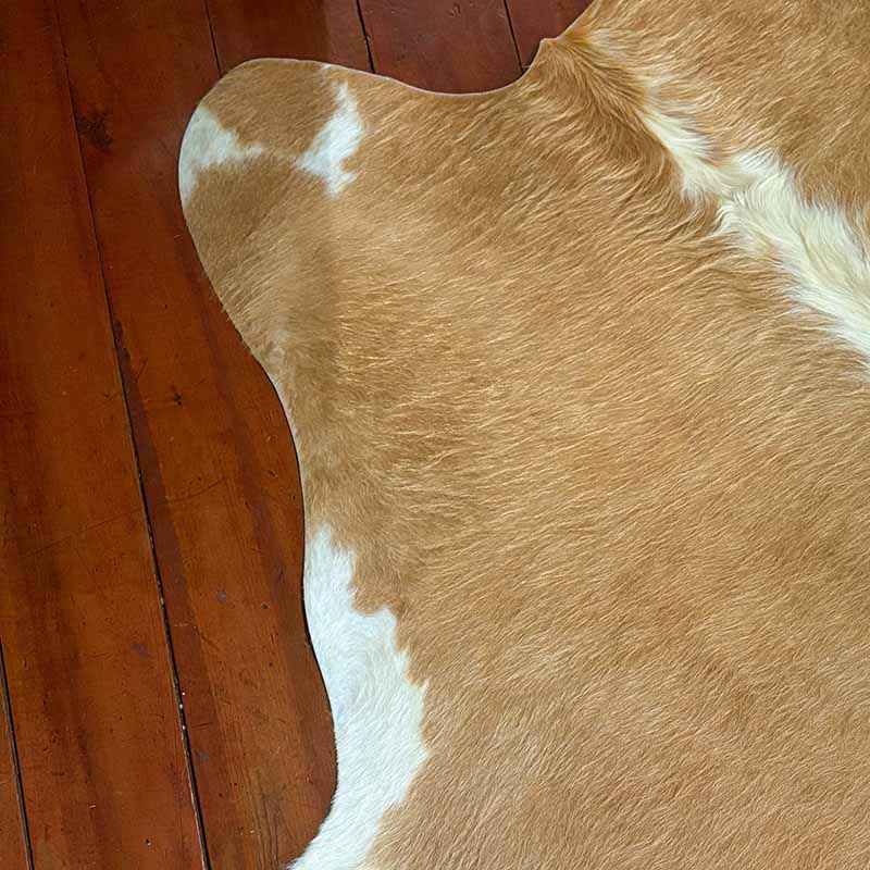 Tapete Bovino Natural Bege e Branco I BB166 I 2,07 x 1,65m