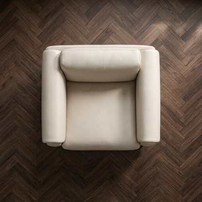 Poltrona Plush Marfim Off-White em Couro Legítimo com Base Metálica — em ambiente decorado