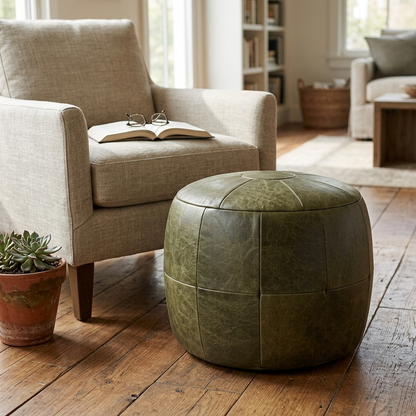 Puff Redondo Verde Esmeralda 40x40cm — foto de ambiente 1:1