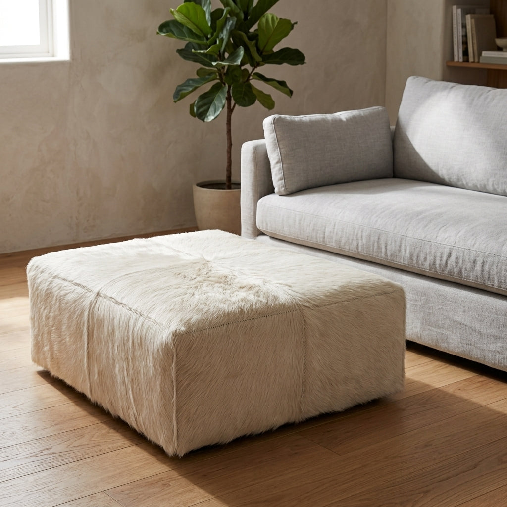 Puff de Couro Bovino 100% Natural Retangular Branco Tamanho Extra Grande 120cm x 80cm x 40cm (Cópia) — foto de ambiente 1:1
