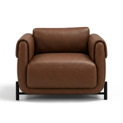 Poltrona de Couro Legítimo Plush Tabaco com Base em Aço Carbono — em ambiente decorado