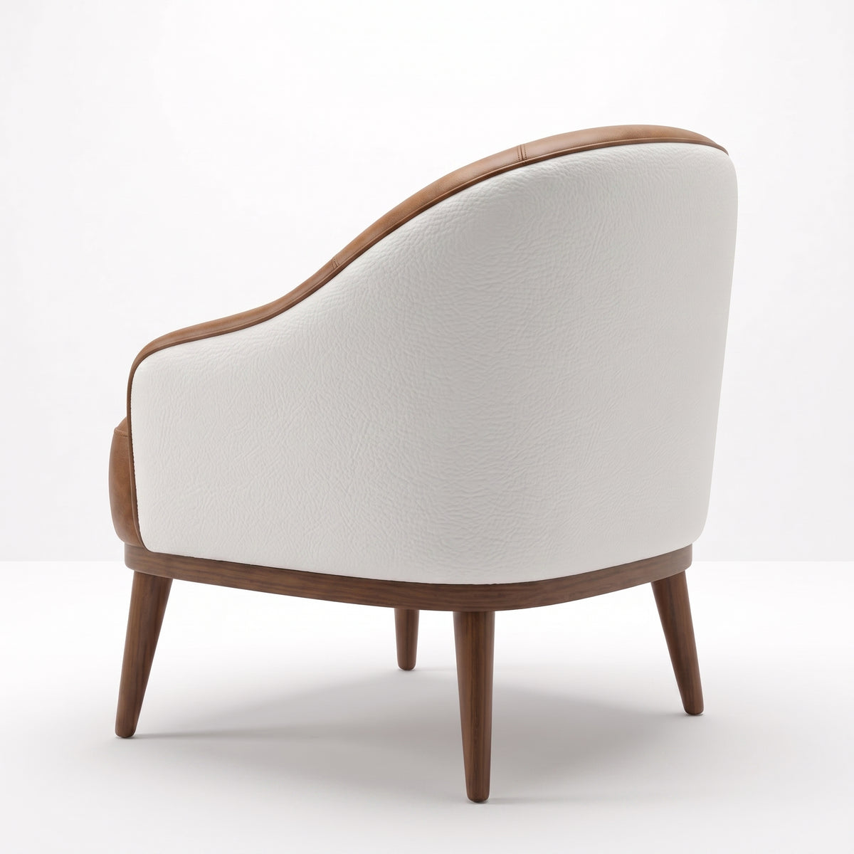Poltrona Paris Marrom e Branca em pele natural em ambiente decorado — pele natural bovina com pelo nas costas