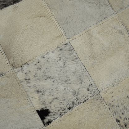 Passadeira de Couro Natural Quadriculada Bege e Cinza 1,50m x 0,50m