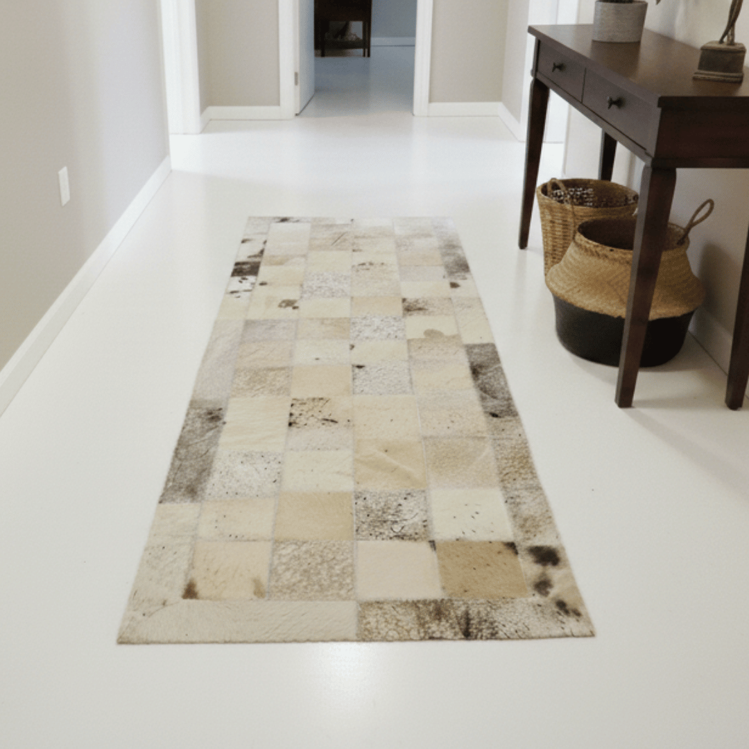 Passadeira de Couro Natural Quadriculada Bege e Cinza 1,50m x 0,50m