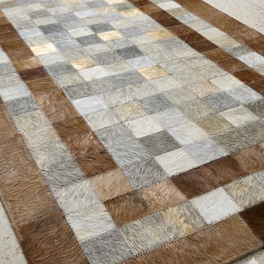 Passadeira Horizonte de Couro Natural - Bege Claro e Be — detalhe do acabamento artesanal