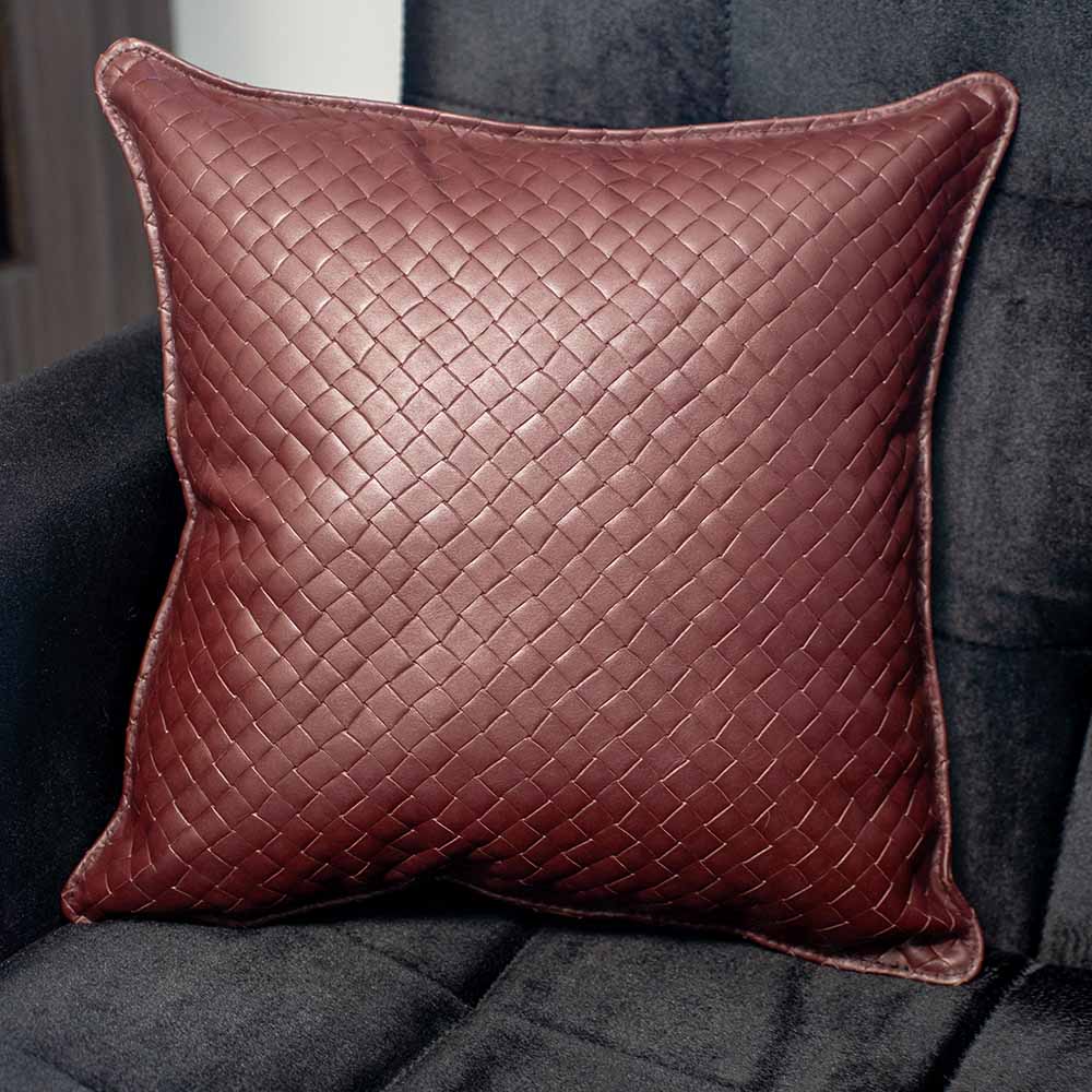 Almofada Liora - Tramada em couro legítimo vinho