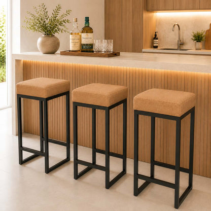 Banqueta de Couro Bovino Natural Bege em ambiente decorado
