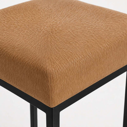 Banqueta de Couro Bovino Natural Bege — detalhe do couro