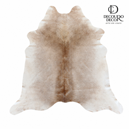 Tapete de pele de boi bege claro BC1061 2,05x2,15m em couro bovino legítimo — fundo branco
