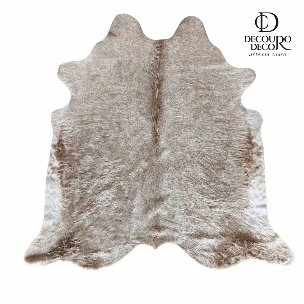 Tapete de pele de boi bege claro pelo alto BC1065 1,86x1,90m em couro bovino legítimo — fundo branco