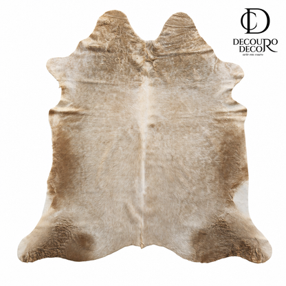 Tapete de couro bovino Bege Claro BC852 1,96x1,95m — vista frontal em fundo branco
