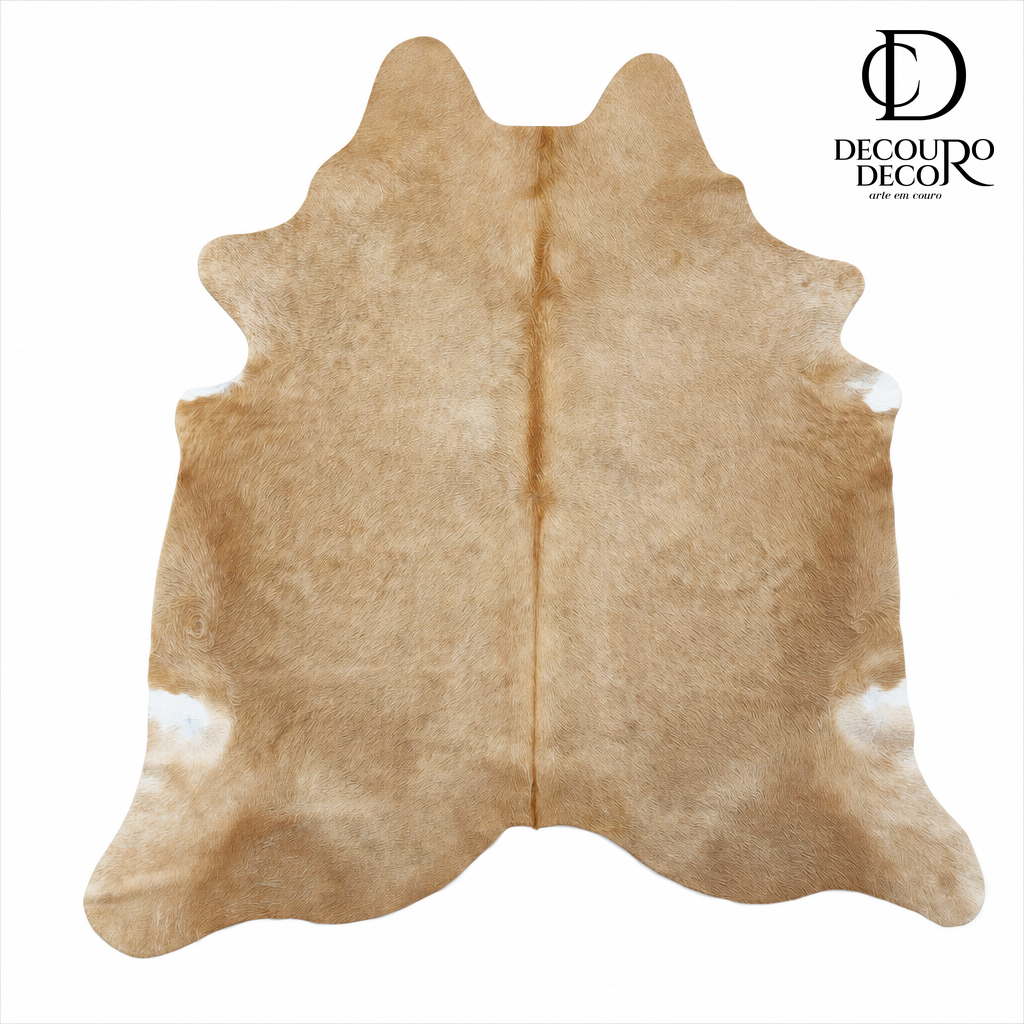 Tapete de couro bovino Bege Claro BC853 1,96x2,19m — vista frontal em fundo branco