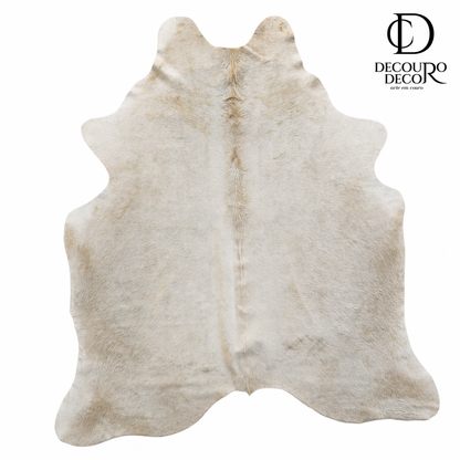 Tapete de couro bovino Bege Claro Pelo Alto BC867 2,06x1,73m — vista frontal em fundo branco