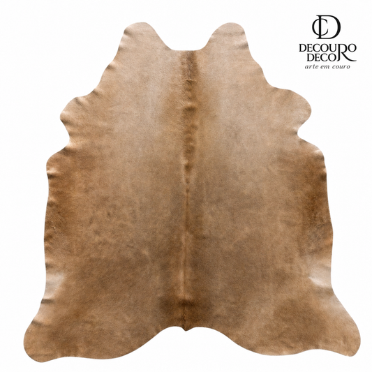 Tapete Bovino Natural Bege Escuro BE671 — fundo branco