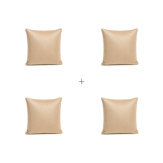 Almofada lisa em couro legítimo bege — kit com 4 almofadas — enquadramento completo