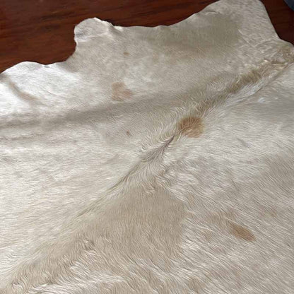 Tapete Bovino Natural Branco I B013  I  2,24 x 2,03m