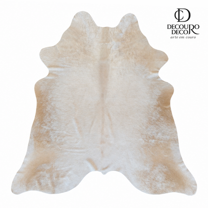 Tapete de pele de boi branco e dourado pelo curto BRA1055 2,02x2,06m em couro bovino legítimo — fundo branco