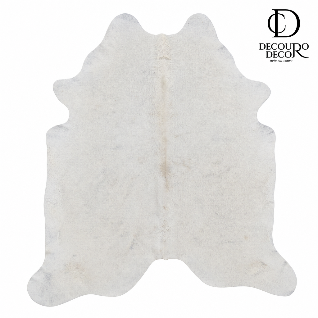 Tapete de couro bovino Branco Sedoso BRA881 2,04x1,94m — vista frontal em fundo branco