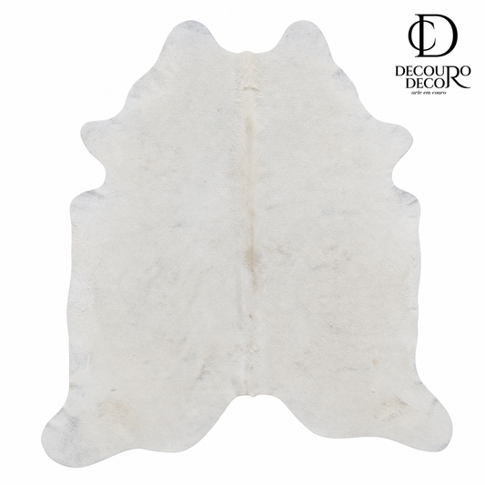 Tapete de couro bovino Branco Sedoso BRA881 2,04x1,94m — vista frontal em fundo branco